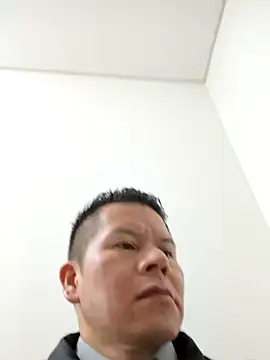 Snapshot of Manu0586 chatting on 10.23.25 Manu0586 online show from 10.23.25