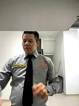 Snapshot of Manu0586 chatting on 11.01.25 Manu0586 online show from 11.01.25