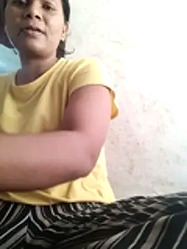 Snapshot of couple_71 chatting on 05.17.26 couple 71 online show from 05.17.26