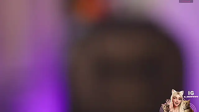 Snapshot of Miila_snow chatting on 11.25.25 Miila snow online show from 11.25.25