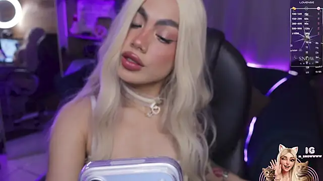 Snapshot of Miila_snow chatting on 02.16.26 Miila snow online show from 02.16.26