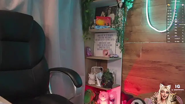 Snapshot of Miila_snow chatting on 02.28.26 Miila snow online show from 02.28.26