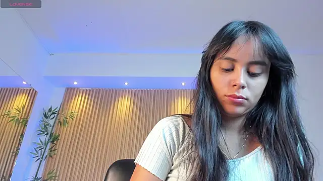 Snapshot of freyja_sweet_ chatting on 10.13.25 freyja sweet online show from 10.13.25