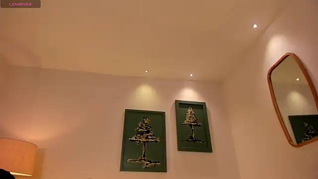 Snapshot of IsabellaMoreau chatting on 10.12.25 IsabellaMoreau online show from 10.12.25