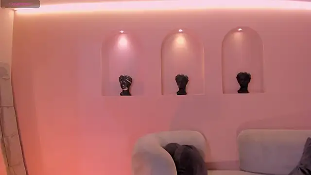 Snapshot of IsabellaMoreau chatting on 10.23.25 IsabellaMoreau online show from 10.23.25