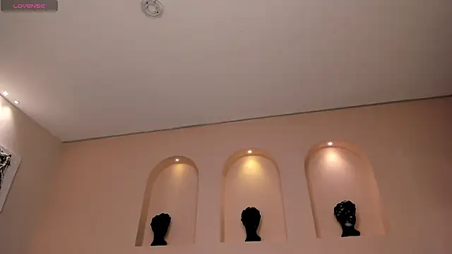 Snapshot of IsabellaMoreau chatting on 10.24.25 IsabellaMoreau online show from 10.24.25