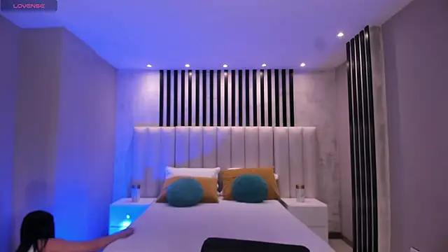 Snapshot of IsabellaMoreau chatting on 10.30.25 IsabellaMoreau online show from 10.30.25