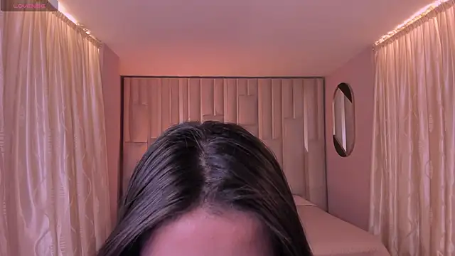 Snapshot of IsabellaMoreau chatting on 11.03.25 IsabellaMoreau online show from 11.03.25