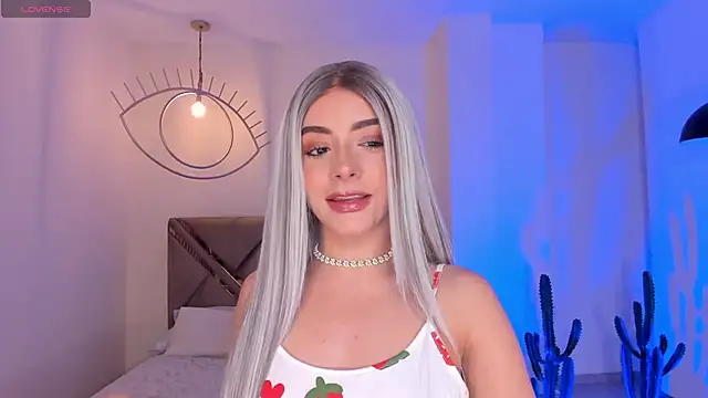 Snapshot of IsabellaMoreau chatting on 02.10.26 IsabellaMoreau online show from 02.10.26