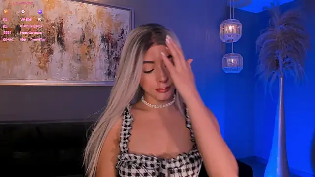 Snapshot of IsabellaMoreau chatting on 02.15.26 IsabellaMoreau online show from 02.15.26