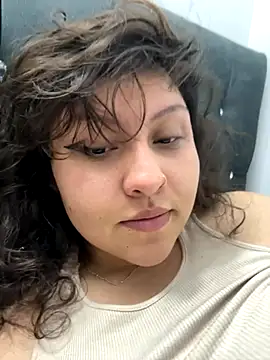 Larissa Antonella online show from 11.28.25