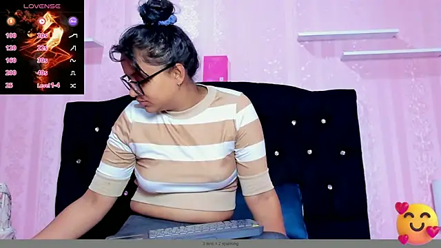 Snapshot of Azul_Moon chatting on 09.15.25 Azul Moon online show from 09.15.25