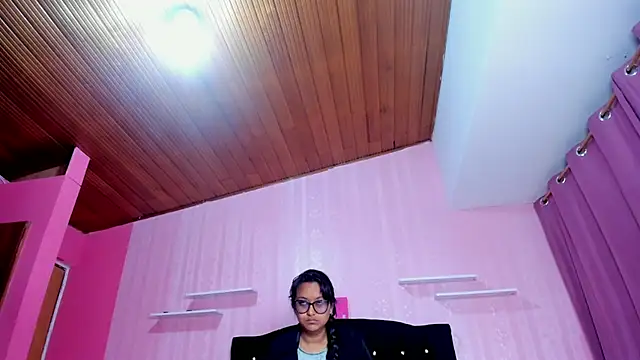 Snapshot of Azul_Moon chatting on 09.21.25 Azul Moon online show from 09.21.25