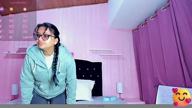 Snapshot of Azul_Moon chatting on 09.24.25 Azul Moon online show from 09.24.25