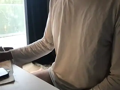 Snapshot of TomTop_11 chatting on 10.06.25 TomTop 11 online show from 10.06.25