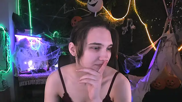 TessaMill online show from 10.27.25