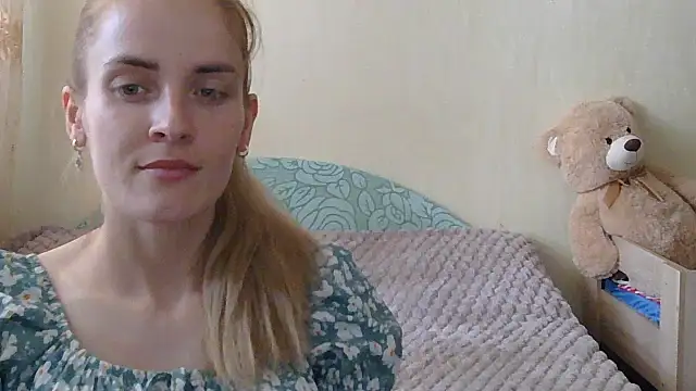 Snapshot of JayeTyler chatting on 06.25.26 JayeTyler online show from 06.25.26
