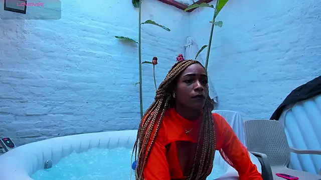 Snapshot of kiaratentation chatting on 09.29.25 kiaratentation online show from 09.29.25