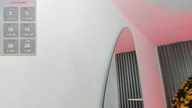 Snapshot of kiaratentation chatting on 10.08.25 kiaratentation online show from 10.08.25