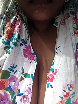 Snapshot of Dassing_strip_couple chatting on 10.06.25 Dassing strip couple online show from 10.06.25