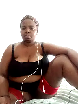 Snapshot of ShySexyBaddiexx chatting on 10.14.25 ShySexyBaddiexx online show from 10.14.25