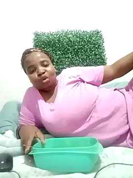 Snapshot of ShySexyBaddiexx chatting on 10.15.25 ShySexyBaddiexx online show from 10.15.25