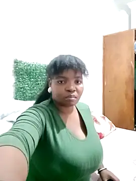 Snapshot of ShySexyBaddiexx chatting on 10.19.25 ShySexyBaddiexx online show from 10.19.25