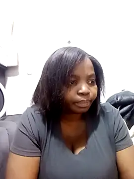 Snapshot of ShySexyBaddiexx chatting on 11.25.25 ShySexyBaddiexx online show from 11.25.25
