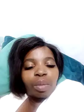 Snapshot of ShySexyBaddiexx chatting on 11.26.25 ShySexyBaddiexx online show from 11.26.25