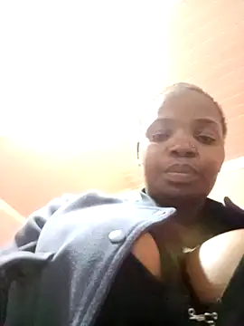 Snapshot of ShySexyBaddiexx chatting on 02.12.26 ShySexyBaddiexx online show from 02.12.26