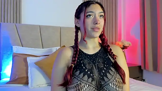 Victoria Beaumont online show from 11.21.25