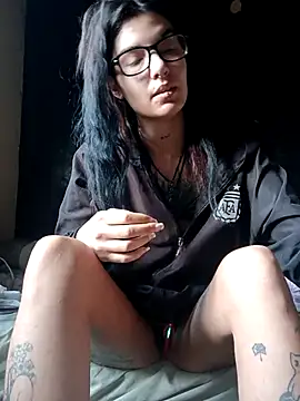 Snapshot of Darkw1tch chatting on 10.13.25 Darkw1tch online show from 10.13.25