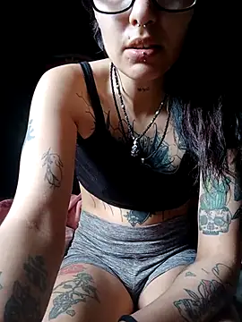 Snapshot of Darkw1tch chatting on 10.16.25 Darkw1tch online show from 10.16.25