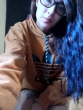 Snapshot of Darkw1tch chatting on 10.19.25 Darkw1tch online show from 10.19.25