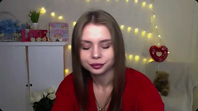 Snapshot of OceanicDawn chatting on 09.27.25 OceanicDawn online show from 09.27.25