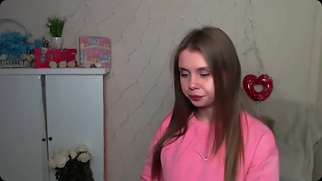 Snapshot of OceanicDawn chatting on 10.01.25 OceanicDawn online show from 10.01.25