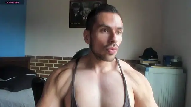 Snapshot of justinkarter chatting on 07.17.26 justinkarter online show from 07.17.26