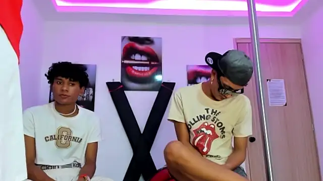 Snapshot of TWINKS_FRIENDS chatting on 10.24.25 TWINKS FRIENDS online show from 10.24.25