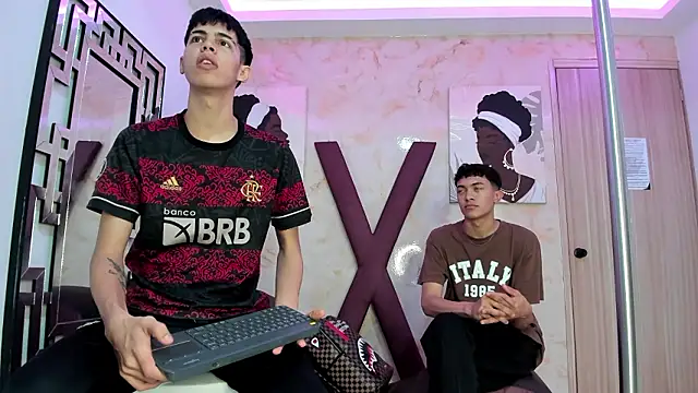 Snapshot of TWINKS_FRIENDS chatting on 02.02.26 TWINKS FRIENDS online show from 02.02.26