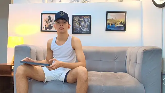 Snapshot of TWINKS_FRIENDS chatting on 02.20.26 TWINKS FRIENDS online show from 02.20.26