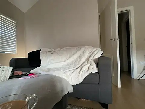 FrancescaXO online show from 04.11.26