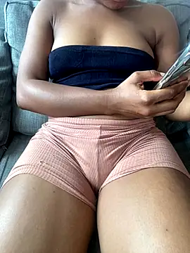 PrettyNina77 online show from 10.19.25