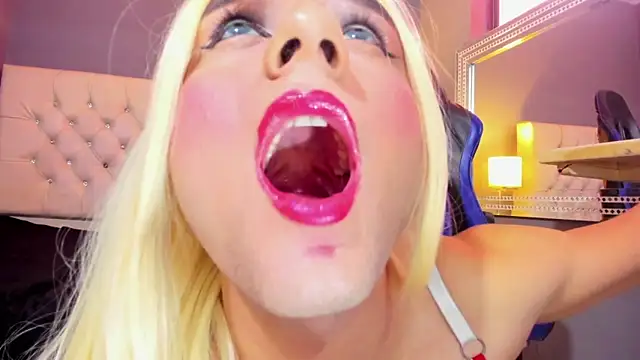 MiaMalkoba online show from 12.04.25