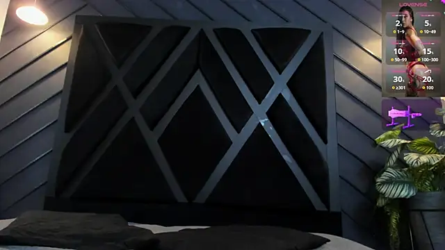 zoe martins  online show from 10.21.25