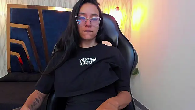 zoe martins  online show from 02.12.26