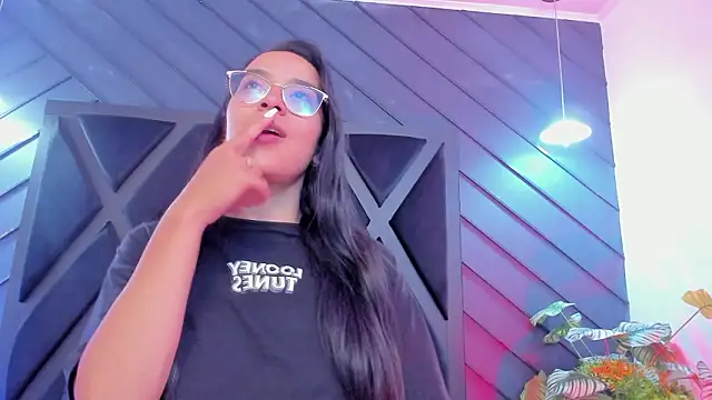 zoe martins  online show from 02.17.26