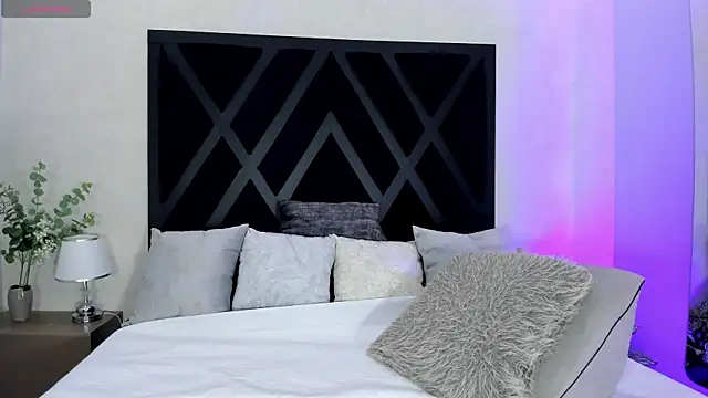 zoe martins  online show from 07.12.26