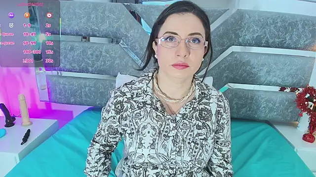 Snapshot of Karla-Lin chatting on 09.16.25 Karla-Lin online show from 09.16.25