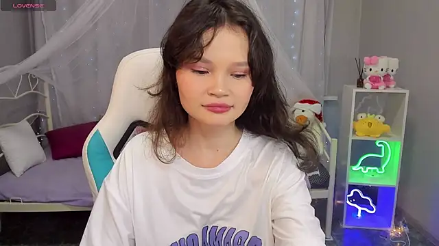 EmilyChaves online show from 12.19.25