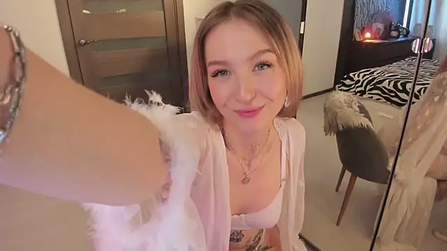 Annie Leone online show from 10.04.25